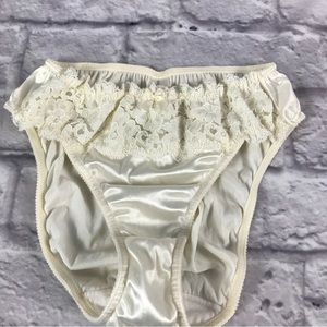 Vintage Victoria’s Secret Miracle Bra Collection Hi Leg Lace Satin Panty‎ NWOT